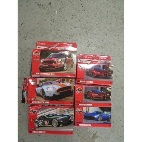 163 - Nine Monogram SnapTite model kits, plus six Airfix kits
SELLING FOR HOSPICE ISLE OF MAN

Viewing Dow... 