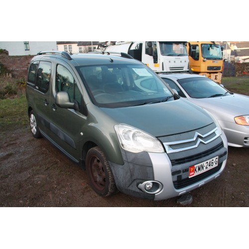 116 - KMN246G
Grey Citroen Multispace HD175 1560cc
First Registered 19.10.2010
Approx 40,599 miles
Manual ... 
