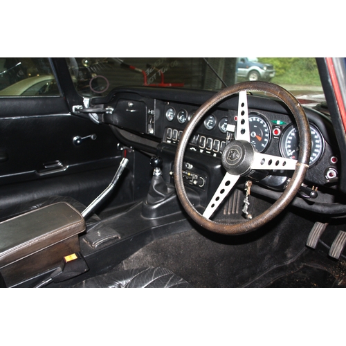 25 - V-12-MANRed Jaguar E-type Series III Roadster 5343cc V12First Registered 13.09.1973Approx 52,769 mil... 