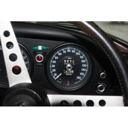 25 - V-12-MANRed Jaguar E-type Series III Roadster 5343cc V12First Registered 13.09.1973Approx 52,769 mil... 