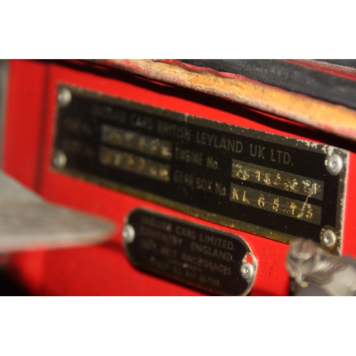 25 - V-12-MANRed Jaguar E-type Series III Roadster 5343cc V12First Registered 13.09.1973Approx 52,769 mil... 