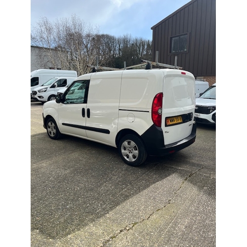 5 - MMN331BWhite Fiat Doblo 16V Multijet 1248ccFirst Registered 15.03.2013Approx 75,000 milesManual Dies... 