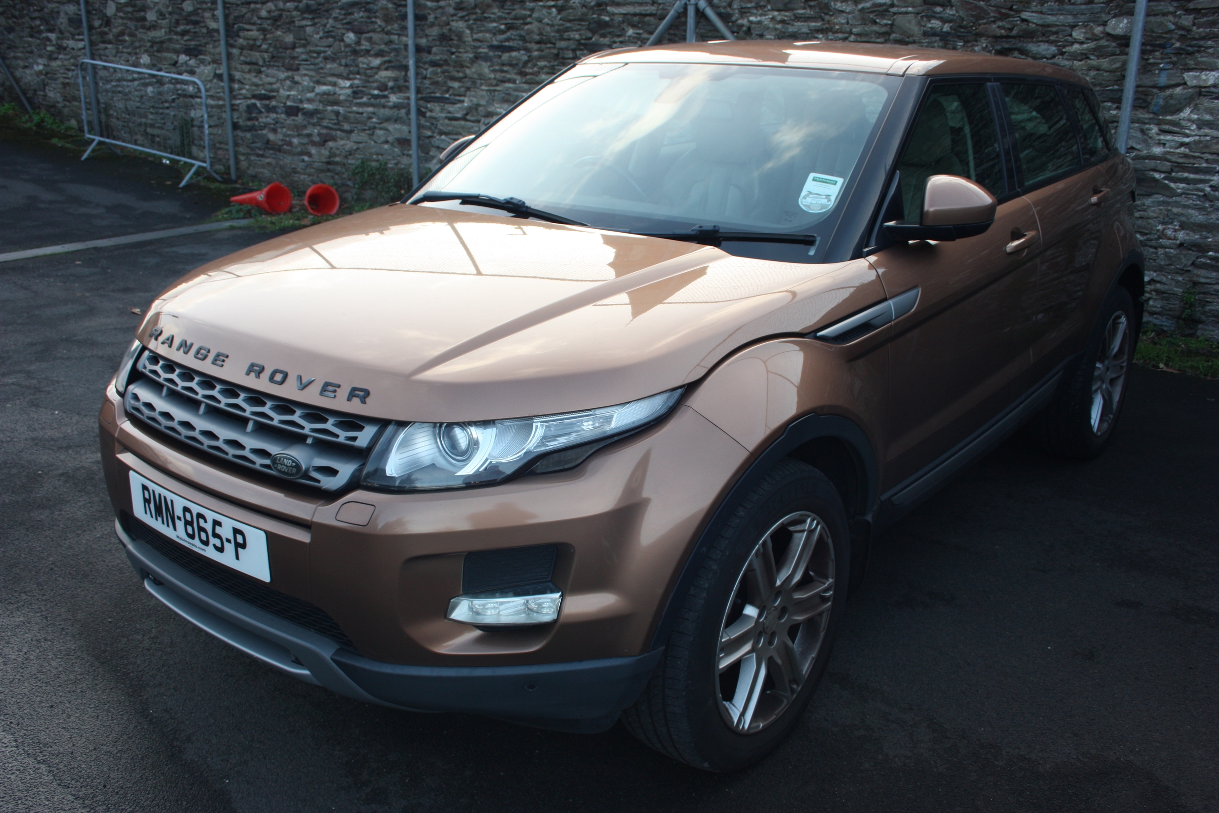 RMN865PBronze Range Rover Evoke 2179ccFirst Registered 24.01.2014Approx ...