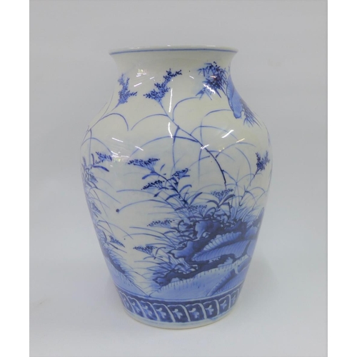 75 - Chinese blue and white high shouldered baluster vase with banana leaf pattern , 25cm high