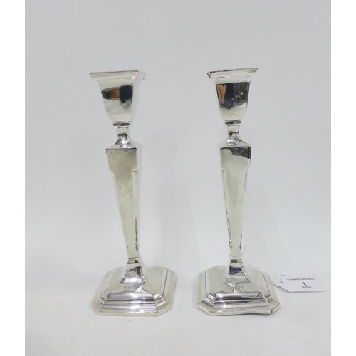 1 - Pair of George V silver candlesticks, London 1919, 20cm high (2)
