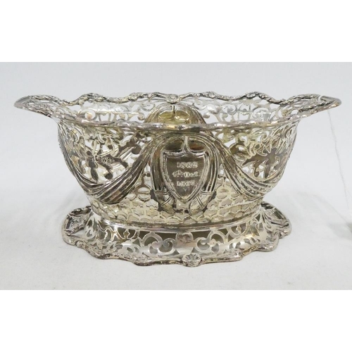 20 - Edwardian pierced silver basket, George Nathan & Ridley Hayes, Chester 1902, with ribbon swags and e... 