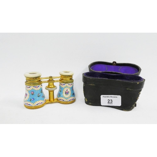 23 - A pair of late 19th / early 20th century enamel and gilt metal opera glasses, with leather case, 10c... 