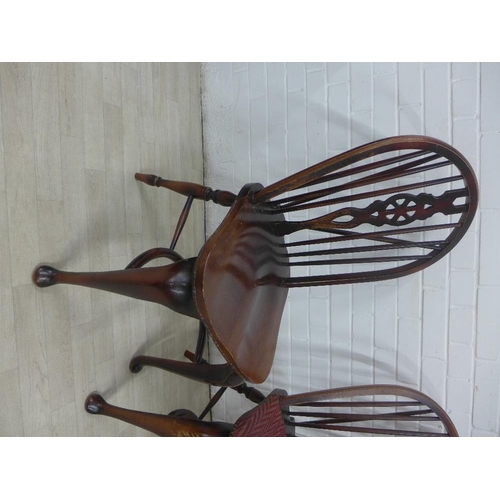 255 - Set of three Windsor style wheel back chairs (3)