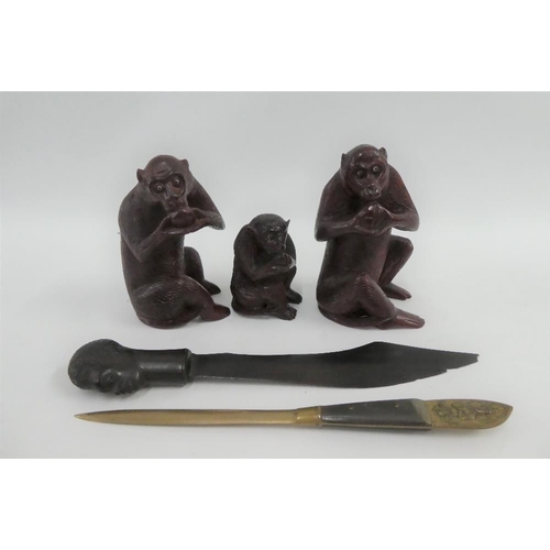 333 - Collection of wooden items to include a rhinoceros, figures and monkeys, etc (8)