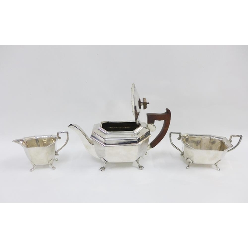 66 - George V silver teaset, Viners, Sheffield 1935, comprising teapot, sugar bowl and cream jug, approx ... 