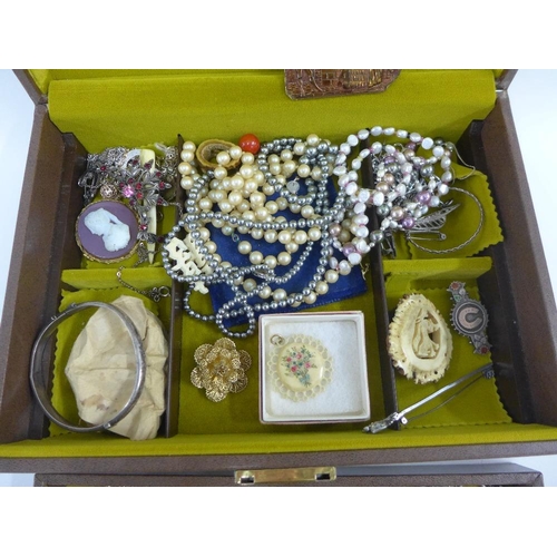 75 - Jewel box containing a collection of mainly costume jewellery, etc (a lot)