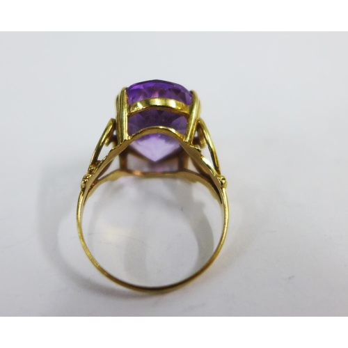 99 - 9ct gold gemset cocktail ring, UK ring size P