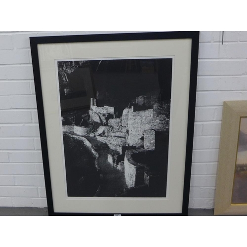 190 - Contemporary monochrome print, in a glazed frame, 54 x 75cm