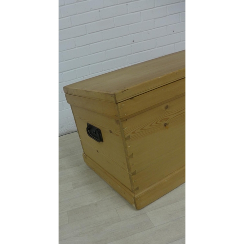 213 - Pine storage trunk with hinged top, 48 x 108cm