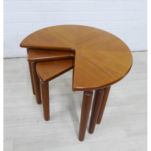 240 - Retro teak next of tables with circular top shaped for a corner (3) 40 x 54cm