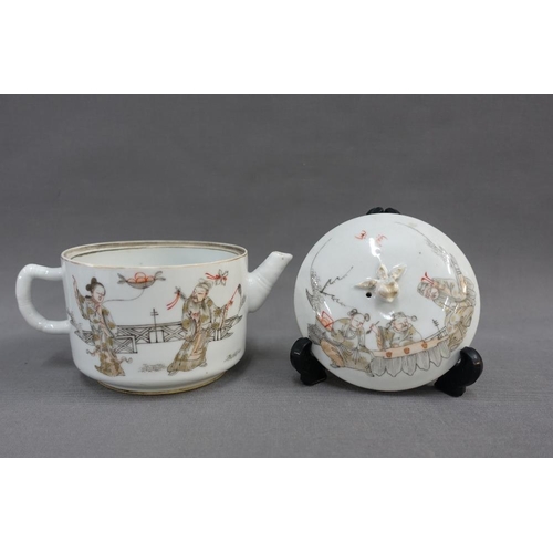 355 - Japanese white glazed porcelain teapot, painted with figures, 9cm high, together with two Chinese sn... 