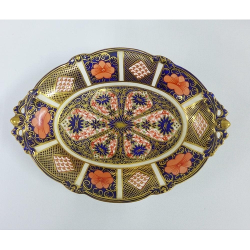 112 - Royal Crown Derby Imari porcelain to include a 1128 teapot, cabinet plate, oval dish and small sauce... 
