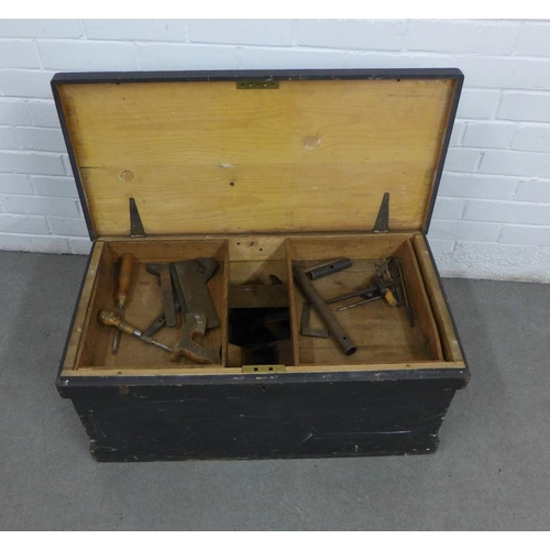 322 - Vintage tool box and tools, (a lot)
