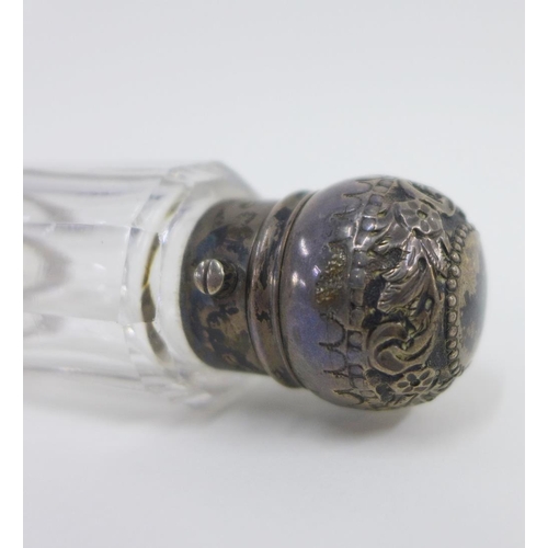 8 - Victorian silver and glass double ended scent bottle, London 1886, 15.5cm long