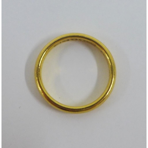 5 - 22ct gold wedding band, approx 4.5g