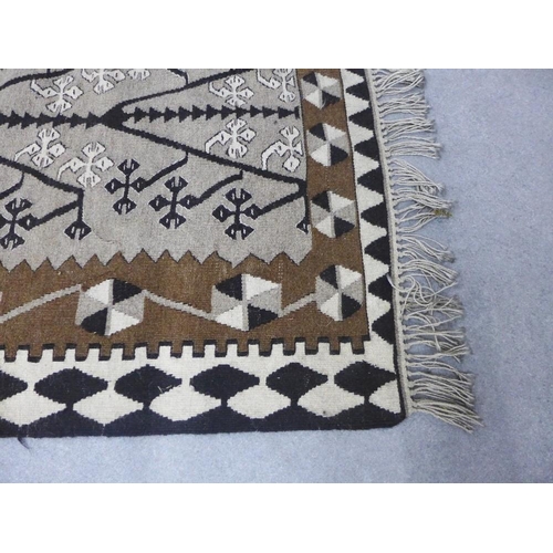 430 - Kelim rug, beige field and tree pattern, 170 x 103cm