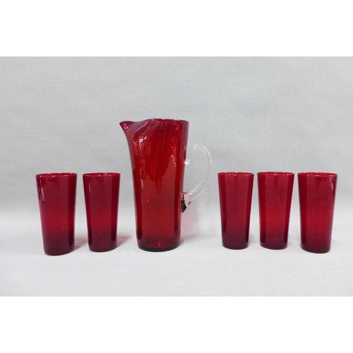 100 - Red glass lemonade / water set with jug and set of five beakers (6)