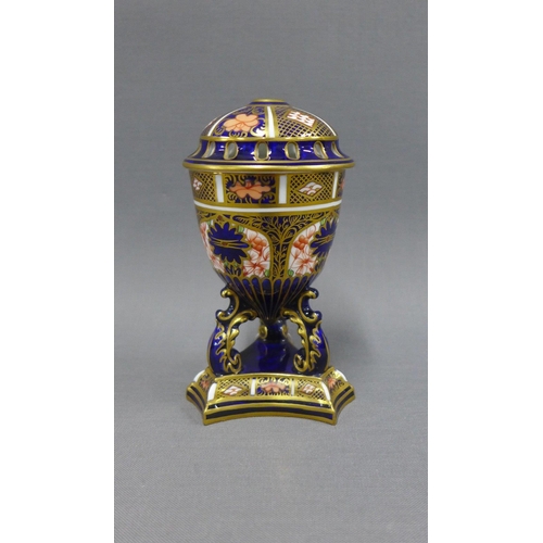 134 - Royal Crown Derby Imari pattern 1128 urn vase and cover, 13cm