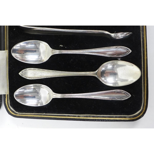 66 - Silver fork and spoon cased set, Birmingham 1953 and a cased set of six Epns teaspoons with sugar to... 