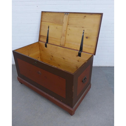 Painted pine blanket box / trunk, with rectangular hinged lid and void