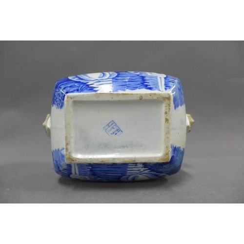 118 - Stone China blue and white transfer printed Swans pattern sugar box and cover, 14cm