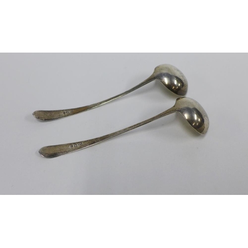 32 - A pair of Edinburgh silver toddy ladles, Alexander Henderson, c.1790, 15cm long (2)