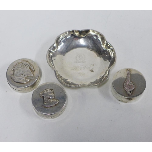 64 - Mixed lot to include two silver pill boxes, a white metal pill box, Charles Horner silver thimble an... 