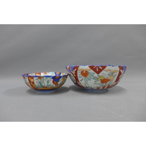 93 - Collection of Imari patterned pottery to include scalloped edge bowls and plates, largest 28cm diame... 