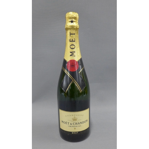 384 - Moet & Chandon champagne, 12%vol, 750ml