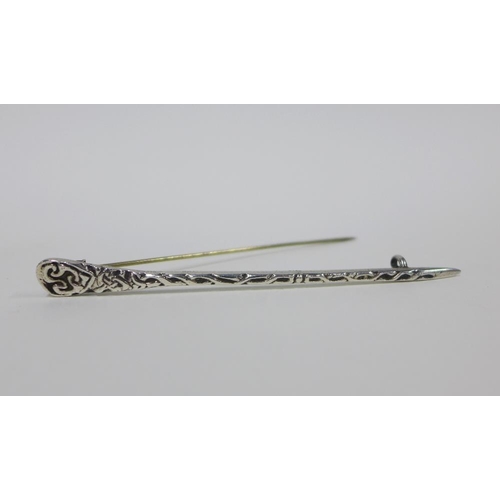 23 - Modern silver kilt pin, Edinburgh 1981, 10cm long