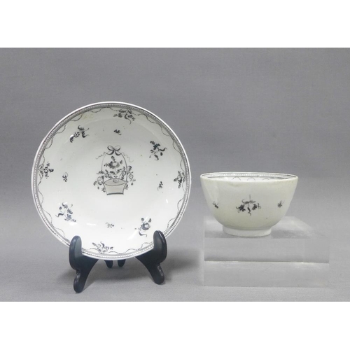 86 - Early 19th century Newhall porcelain teabowl and saucer, (2)