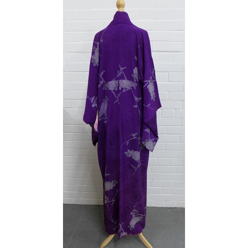 318 - Purple silk kimono and a yellow obi (2)