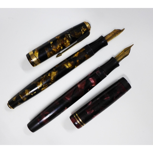 331 - Vintage Parker fountain pen with 14ct gold nib, Reg No 784404 and another fountain pen (2)