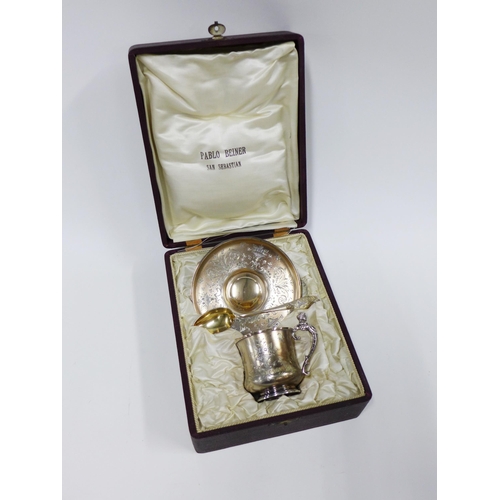 58 - Spanish silver cup, saucer and teaspoon set, with engraved floral pattern, in fitted box for Pablo B... 