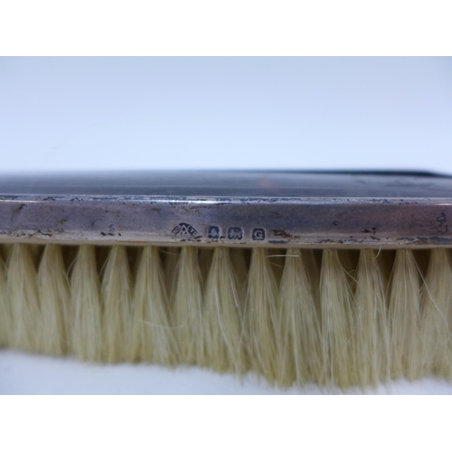 76a - Silver and tortoiseshell backed brush sets (7)