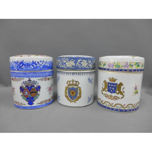 111 - Group of six various Chinese style armorial jars with covers, 16 x 14cm (6)