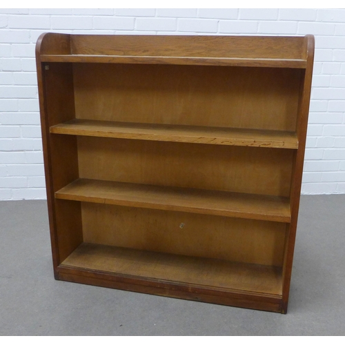 225 - Early 20th century oak open bookcase. 95 x 91 x 23