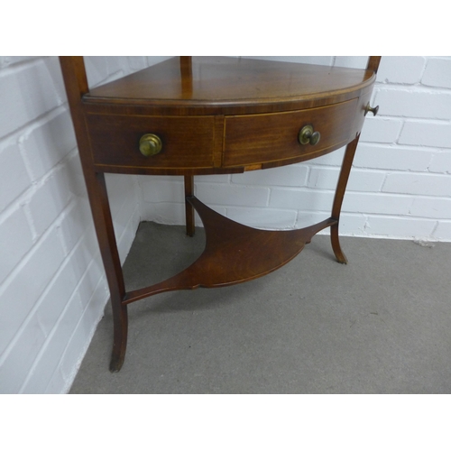 241 - Georgian mahogany corner washstand. 112 x 60 x 49cm