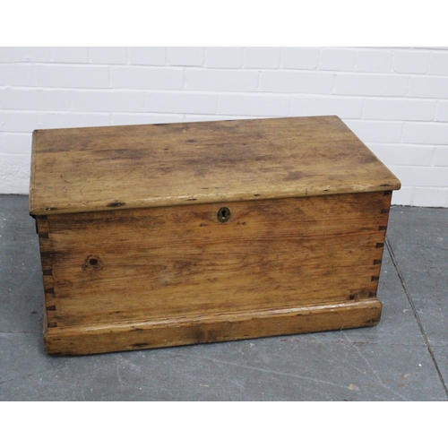 262 - Pine blanket / storage box, iron handles to sides  82 x 40 x 44cm