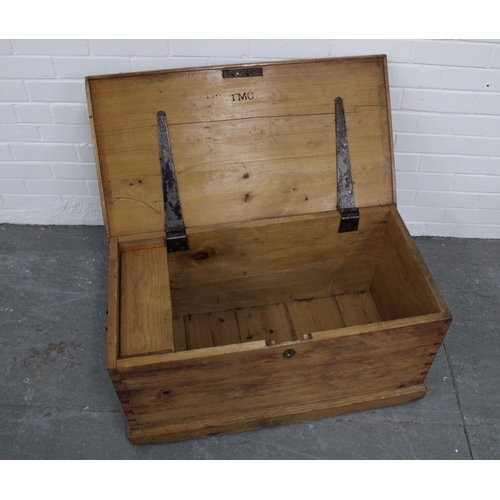 262 - Pine blanket / storage box, iron handles to sides  82 x 40 x 44cm