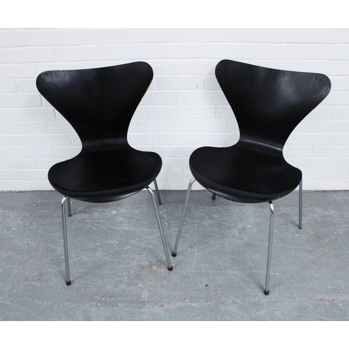 263 - Set of twelve Arne Jacobsen 'Ant' chairs for Fritz Hansen, Denmark, likely circa 1980's 46 x 78cm (1... 