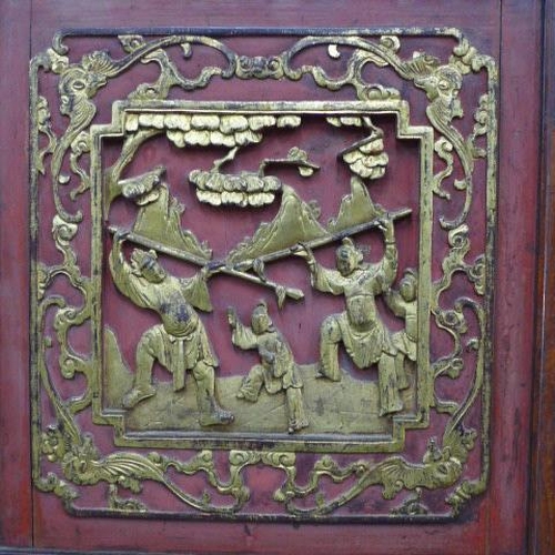 289 - Red and gold chinoiserie carved wooden table screen, 52 x 75cm