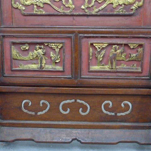 289 - Red and gold chinoiserie carved wooden table screen, 52 x 75cm