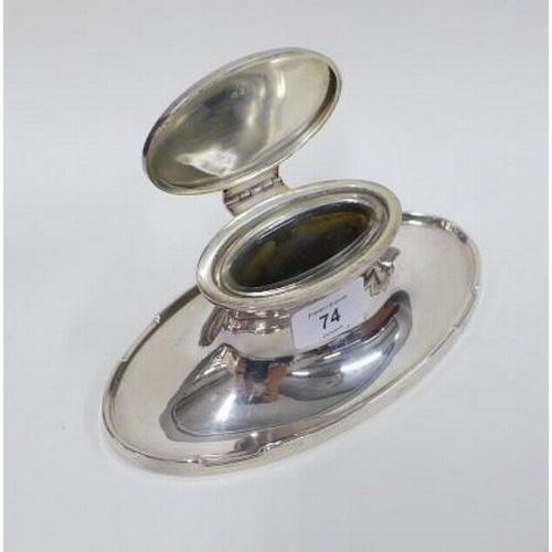 74 - George V silver desk inkstand complete with glass liner, Birmingham 1932, 20 x 8cm