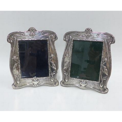 78a - Pair of silver Art Nouveau style photograph frames, with stylised tendrils and birds, Birmingham 199... 